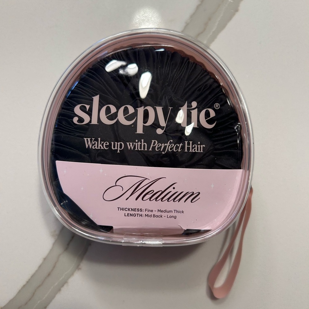 Sleepy Tie Hair Accessory in Black and Pink